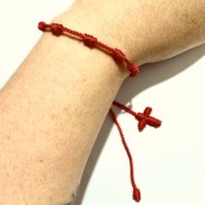 7- knot bracelet with red knotted cross